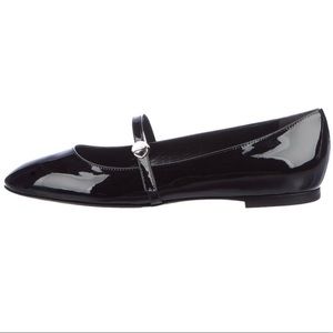 Women's Louis Vuitton Flats and flat shoes from $260